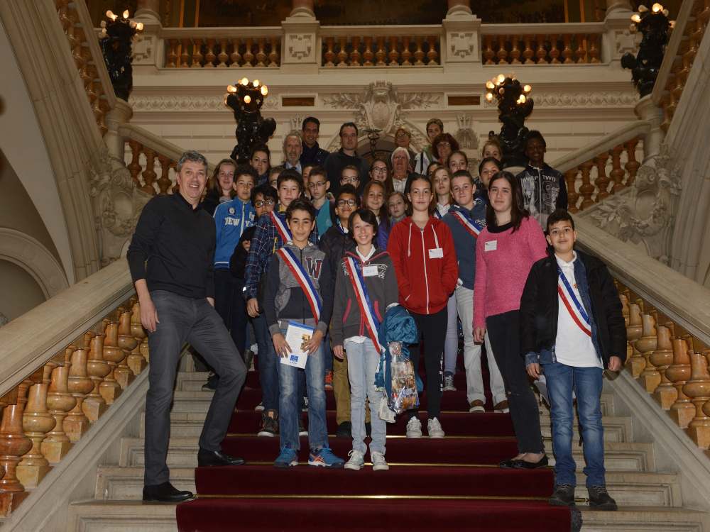 GENAS | Visite Hôtel du Département, séance plénière pour le Conseil Municipal des Jeunes