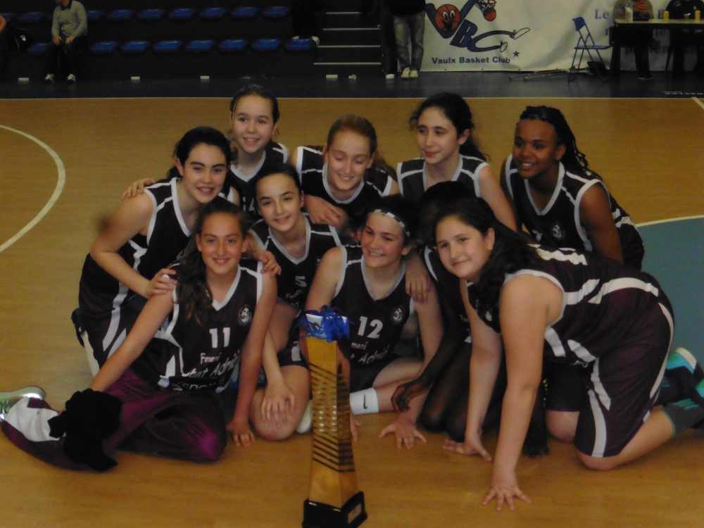 VAULX-EN-VELIN | Sant Adria (Espagne) vainqueur du tournoi U13  de basket féminin