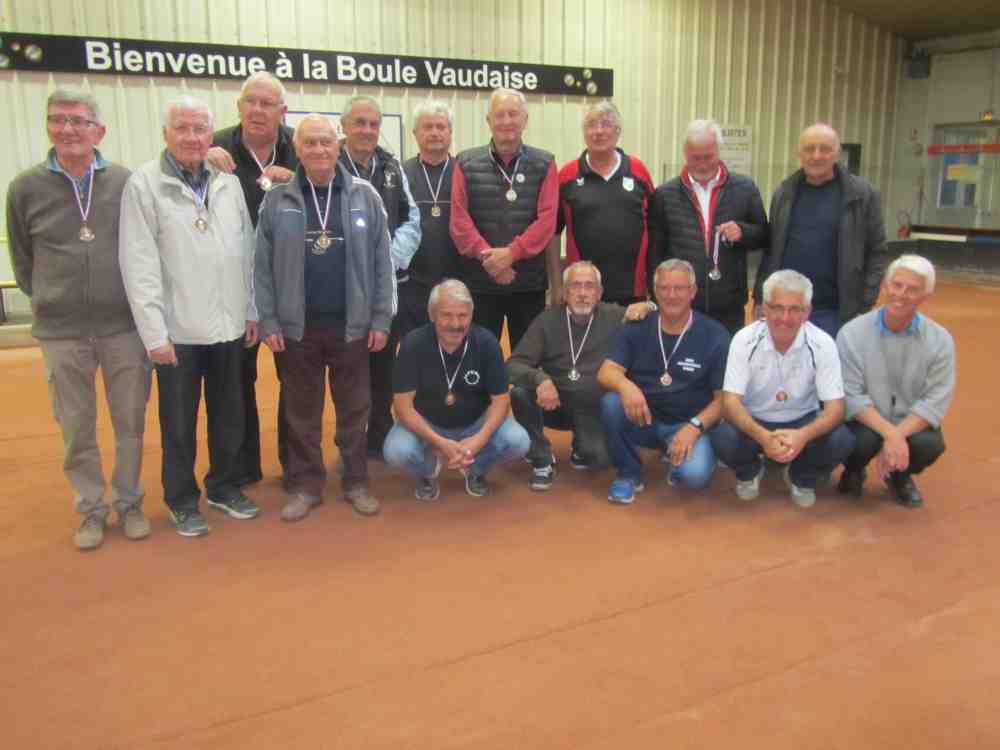 VAULX-EN-VELIN | Boules Lyonnaises > la quadrette Theuil (Albeu), vainqueur de la Coupe du Président