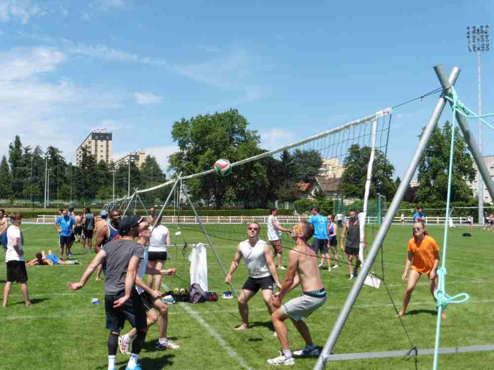 BRON | 34 équipes loisirs au tournoi sur herbe de volley
