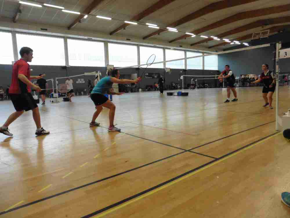 GENAS | Belle réussite du 19 ° tournoi régional en doubles de badminton