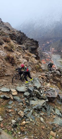 !cid_1869830559b966dea625